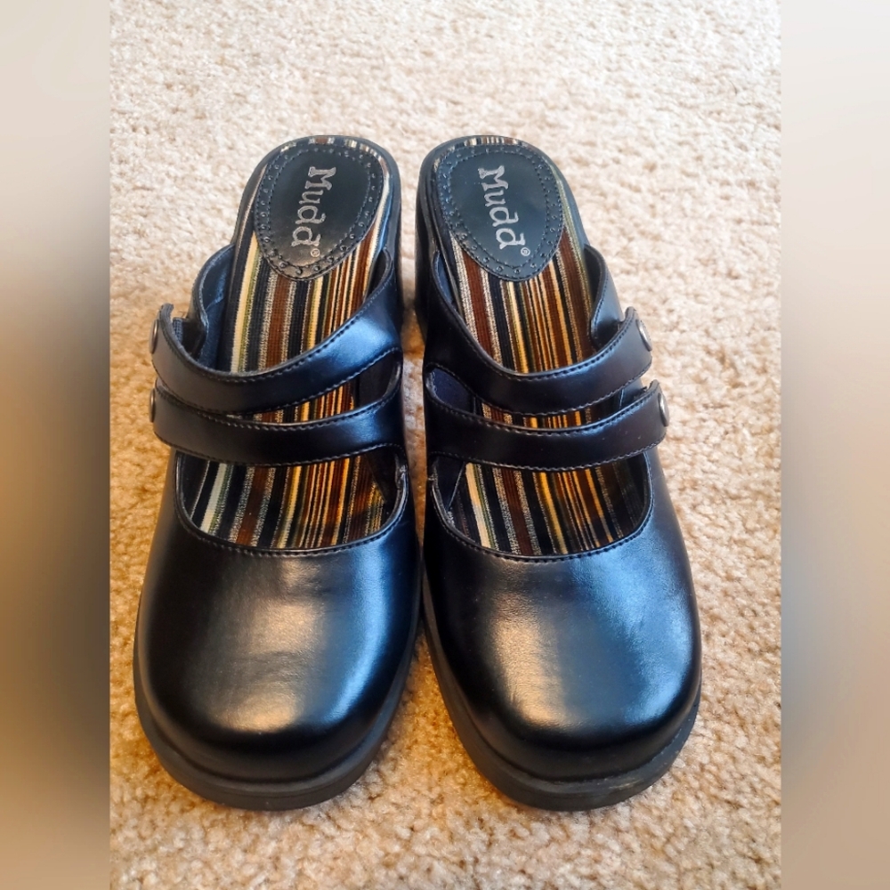 Mudd Vintage Woman's Black Chunky 2-1/2" Heel Size 7M